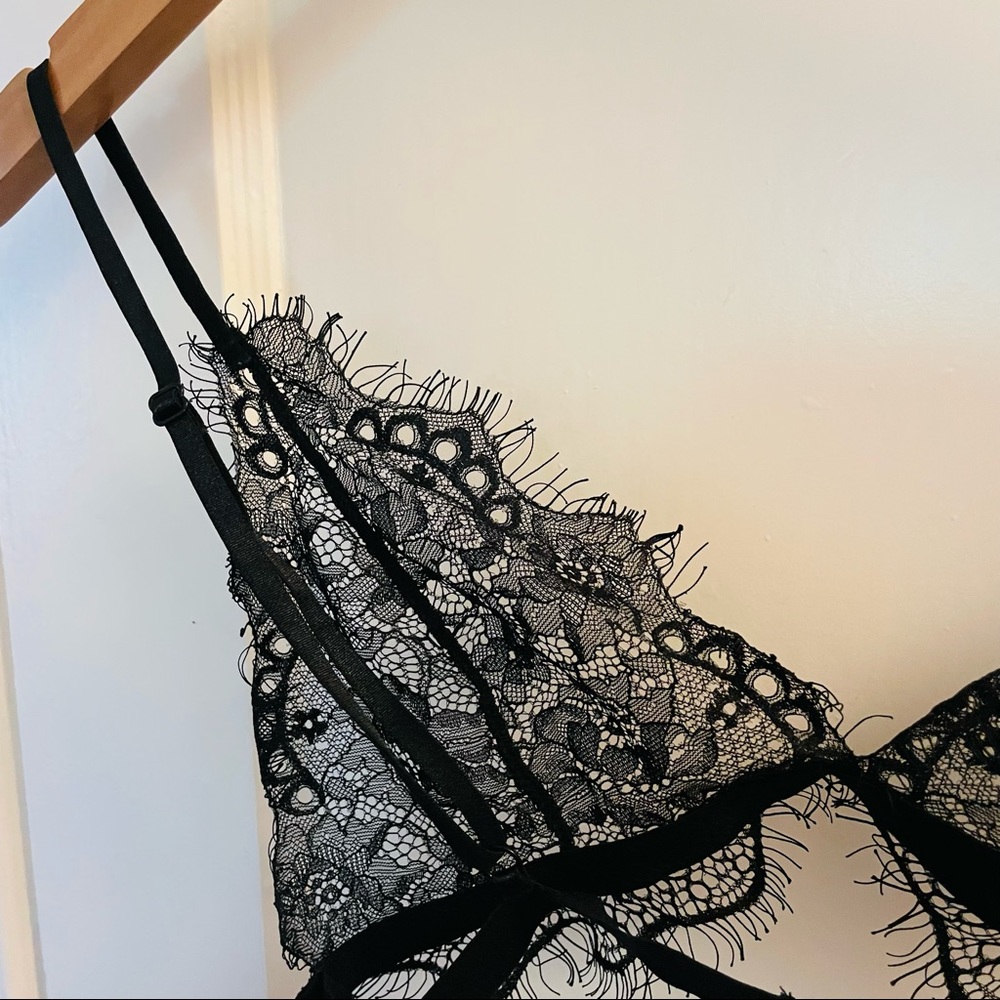 Lace Bralette - Picture 3 of 9